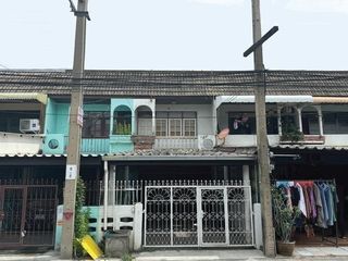 For sale 3 bedrooms townhouse in Sai Mai, Bangkok