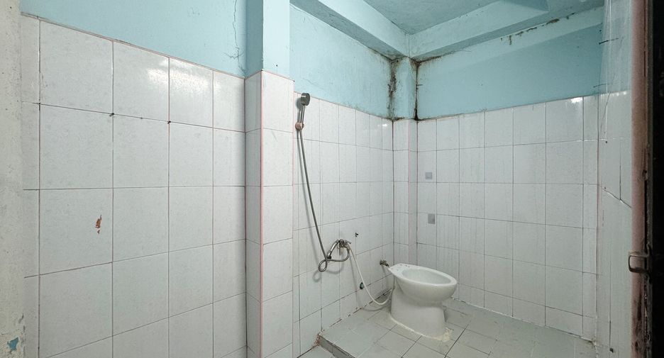 For sale 3 bedrooms townhouse in Sai Mai, Bangkok