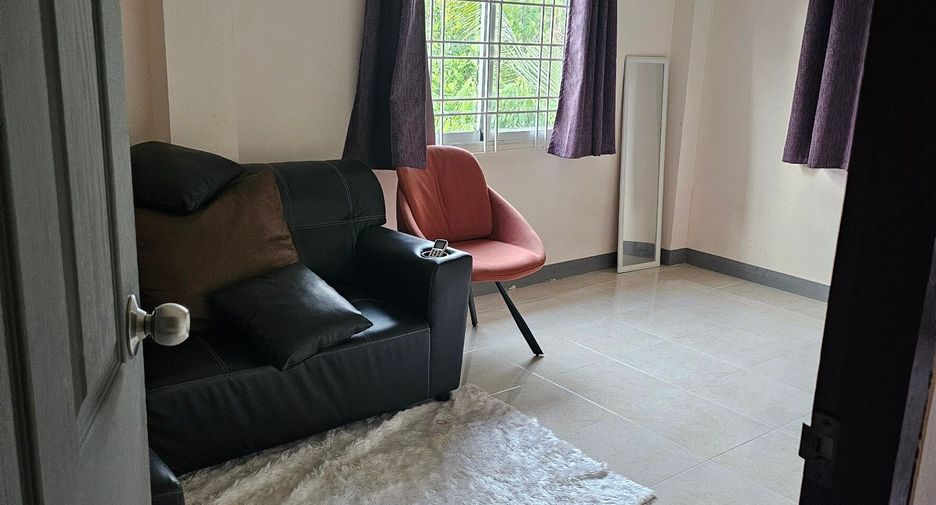 For sale 3 bedrooms townhouse in San Kamphaeng, Chiang Mai