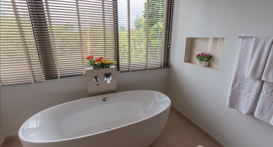 For rent 3 bedrooms villa in Mueang Phuket, Phuket