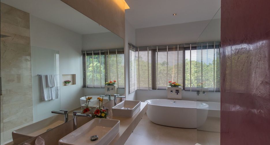 For rent 3 bedrooms villa in Mueang Phuket, Phuket
