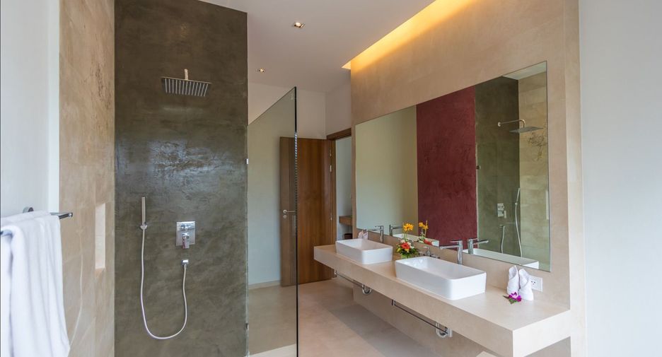 For rent 3 bedrooms villa in Mueang Phuket, Phuket