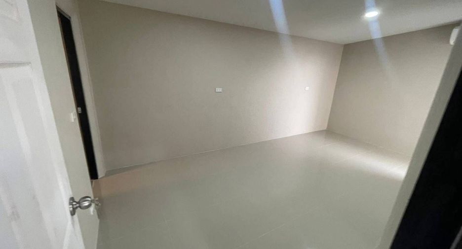 Haus zur Miete mit 3 Zimmer in Bang Lamung, Chonburi