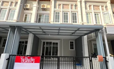 À louer 4 chambres maison de ville à Mueang Chiang Mai, Chiang Mai