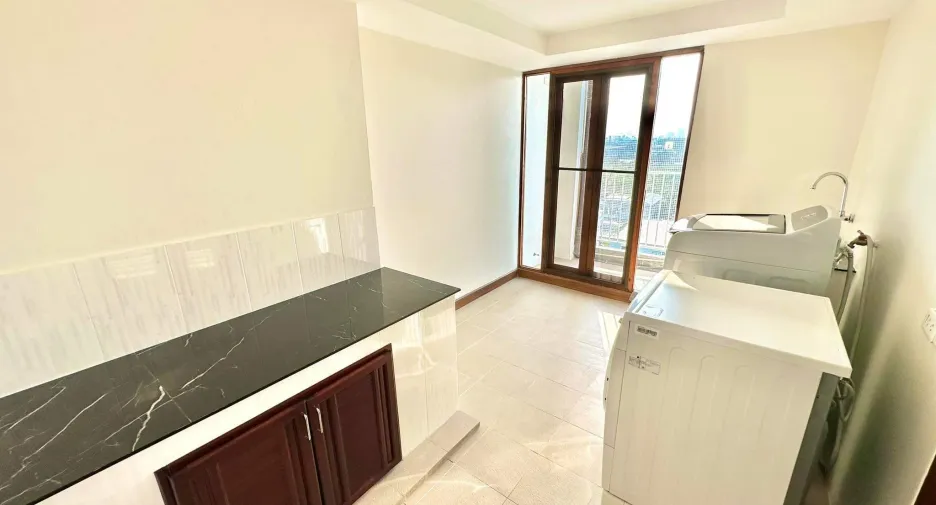 For sale 4 bedrooms condo in Mueang Chiang Mai, Chiang Mai