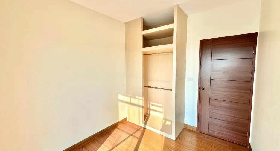 For sale 4 bedrooms condo in Mueang Chiang Mai, Chiang Mai