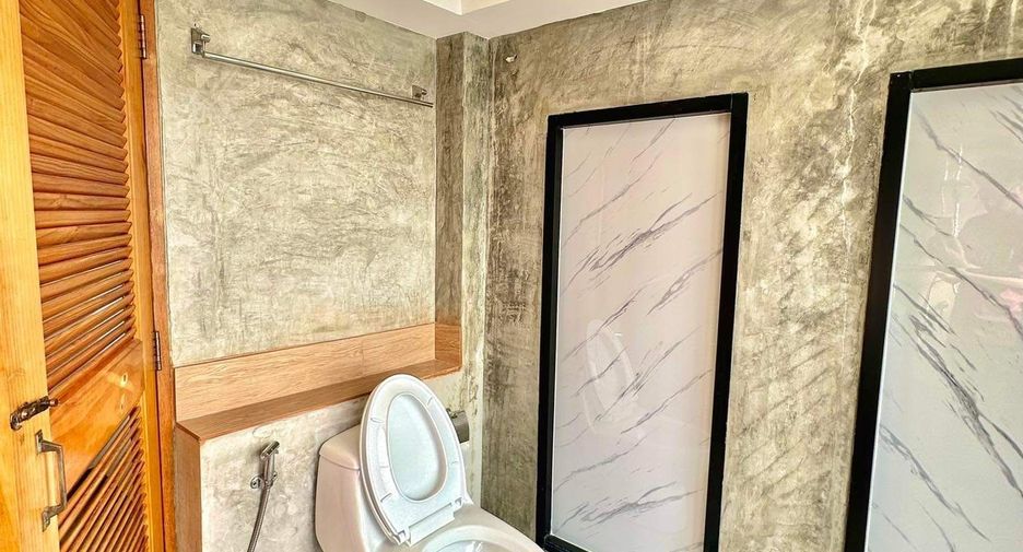 For sale 4 bedrooms condo in Mueang Chiang Mai, Chiang Mai