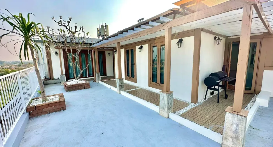For sale 4 bedrooms condo in Mueang Chiang Mai, Chiang Mai