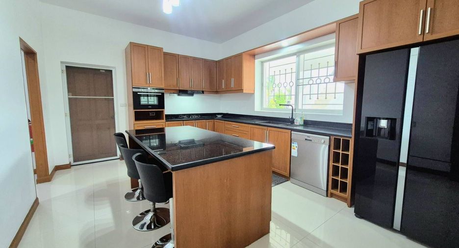For sale and for rent 5 bedrooms villa in Bang Lamung, Chonburi