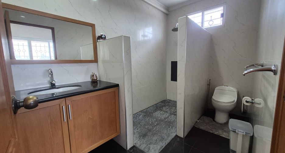 For sale and for rent 5 bedrooms villa in Bang Lamung, Chonburi