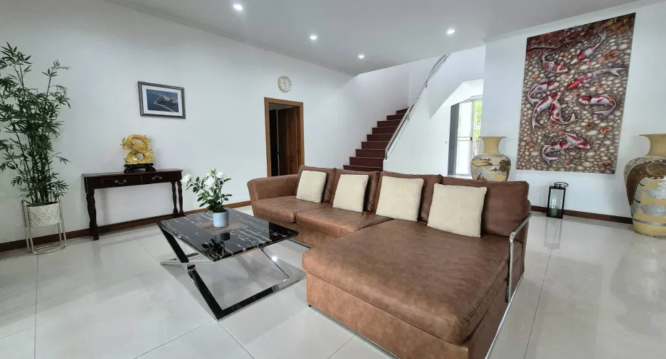 For sale and for rent 5 bedrooms villa in Bang Lamung, Chonburi