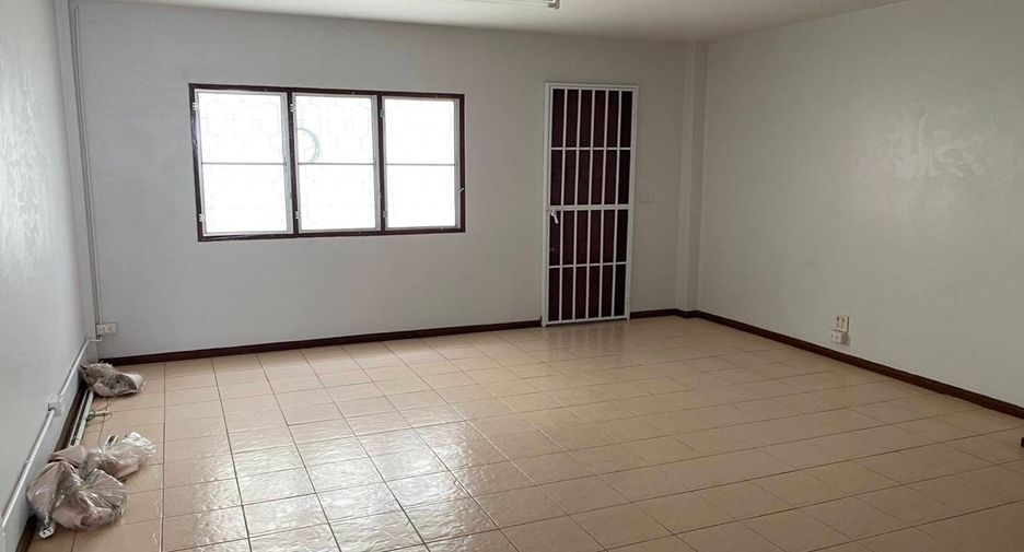 For rent 4 bedrooms townhouse in Hua Hin, Prachuap Khiri Khan