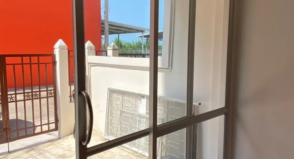 For rent 4 bedrooms townhouse in Hua Hin, Prachuap Khiri Khan