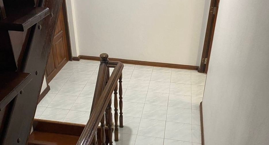 For rent 4 bedrooms townhouse in Hua Hin, Prachuap Khiri Khan