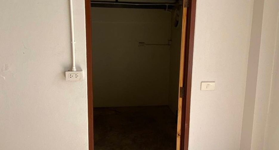 For rent 4 bedrooms townhouse in Hua Hin, Prachuap Khiri Khan