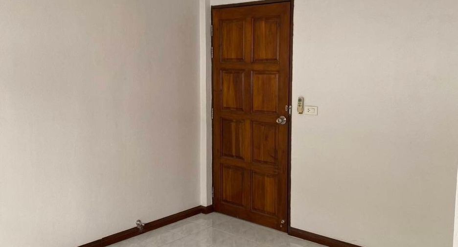For rent 4 bedrooms townhouse in Hua Hin, Prachuap Khiri Khan