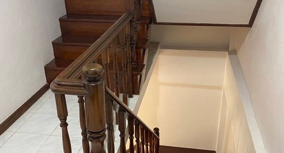For rent 4 bedrooms townhouse in Hua Hin, Prachuap Khiri Khan
