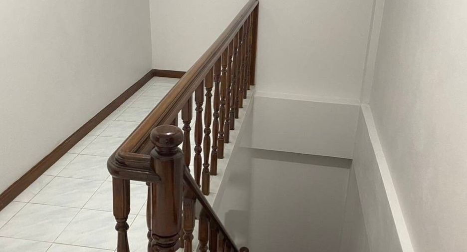 For rent 4 bedrooms townhouse in Hua Hin, Prachuap Khiri Khan