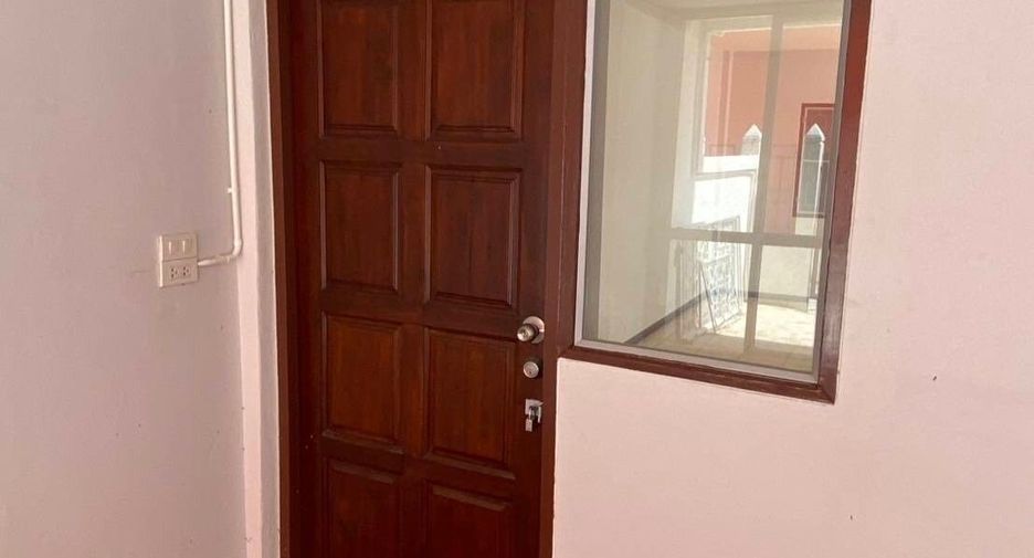 For rent 4 bedrooms townhouse in Hua Hin, Prachuap Khiri Khan