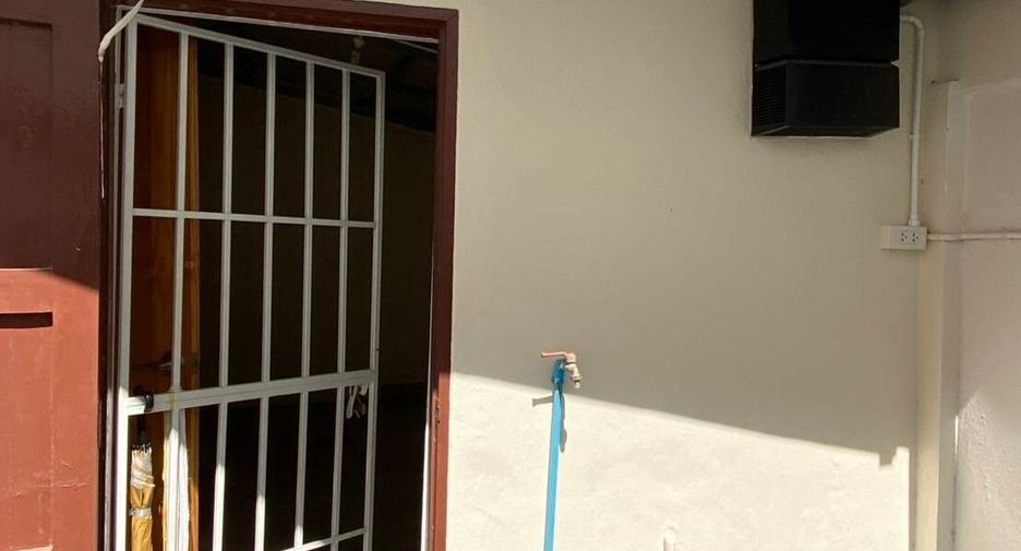 For rent 4 bedrooms townhouse in Hua Hin, Prachuap Khiri Khan