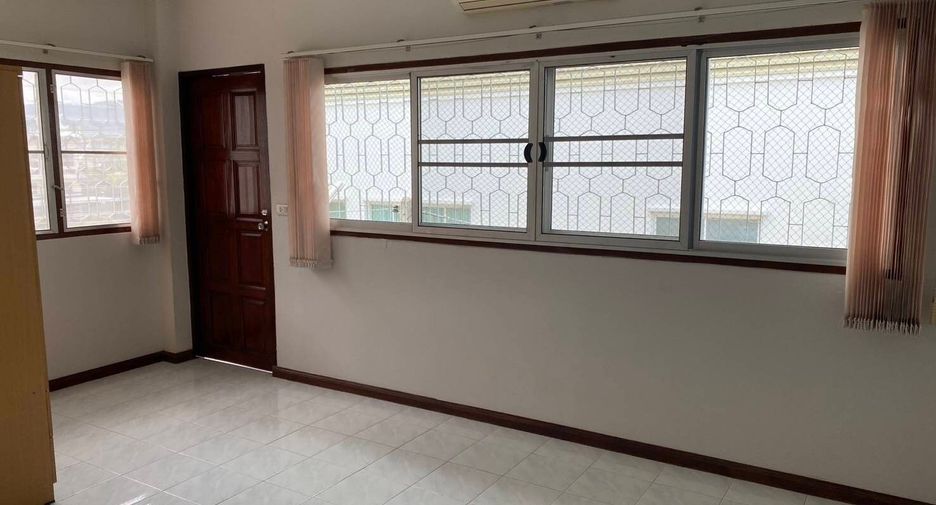 For rent 4 bedrooms townhouse in Hua Hin, Prachuap Khiri Khan