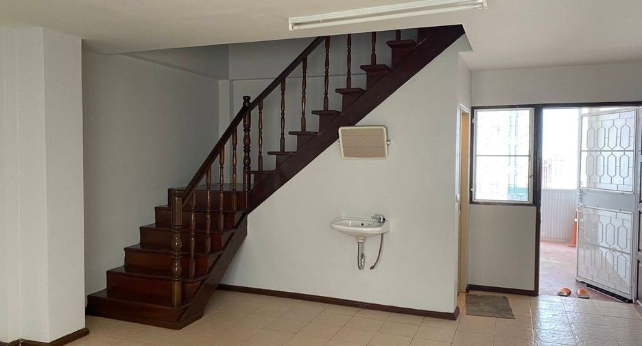 For rent 4 bedrooms townhouse in Hua Hin, Prachuap Khiri Khan