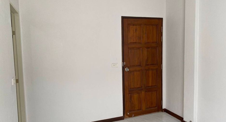 For rent 4 bedrooms townhouse in Hua Hin, Prachuap Khiri Khan