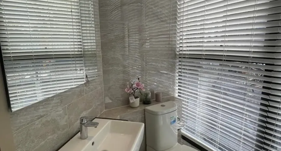 For sale 2 bedrooms condo in Huai Khwang, Bangkok