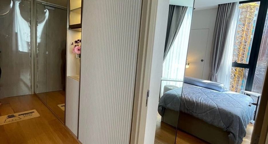For sale 2 bedrooms condo in Huai Khwang, Bangkok