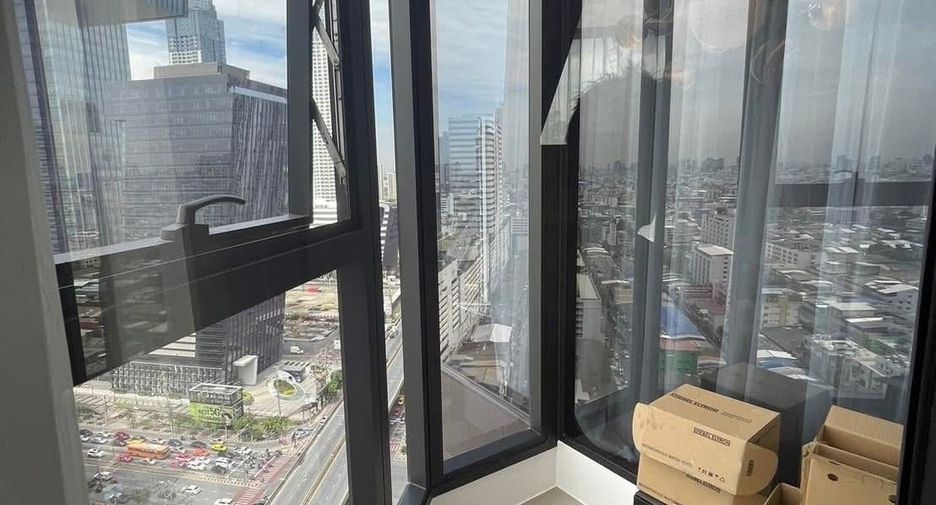 For sale 2 bedrooms condo in Huai Khwang, Bangkok
