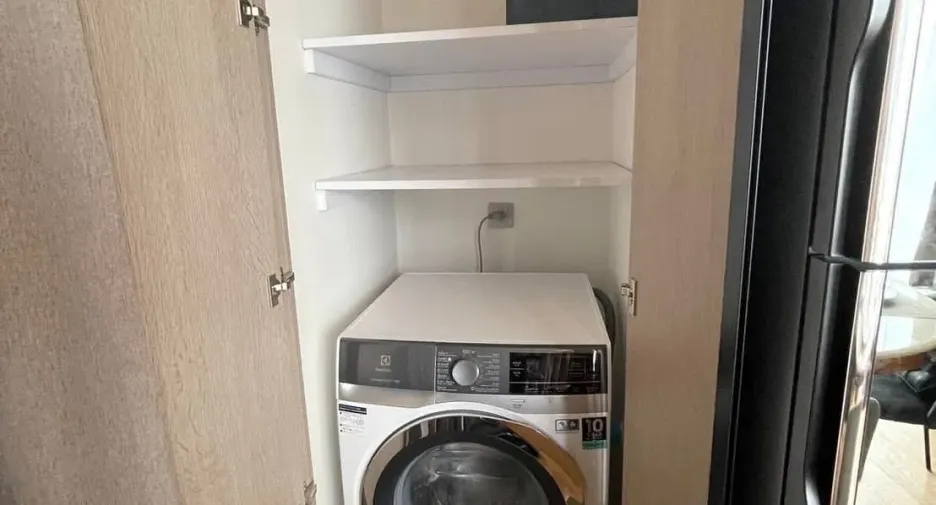 For sale 2 bedrooms condo in Huai Khwang, Bangkok