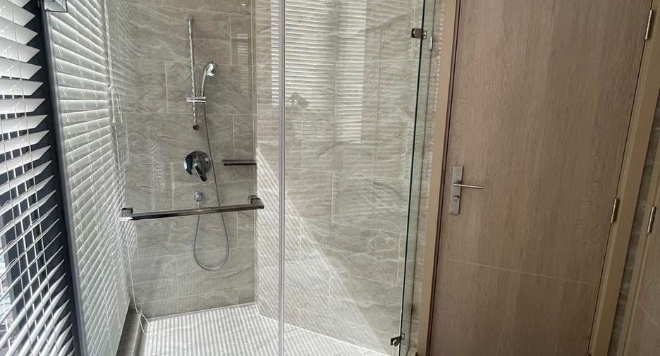 For sale 2 bedrooms condo in Huai Khwang, Bangkok