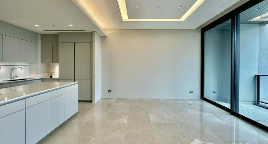 For sale 2 bedrooms condo in Pathum Wan, Bangkok