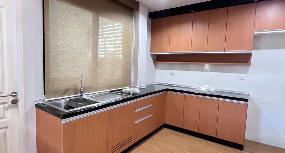 For sale 3 bedrooms house in Cha Am, Phetchaburi