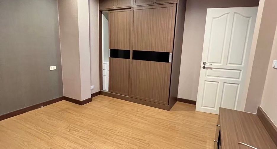 For sale 3 bedrooms house in Cha Am, Phetchaburi