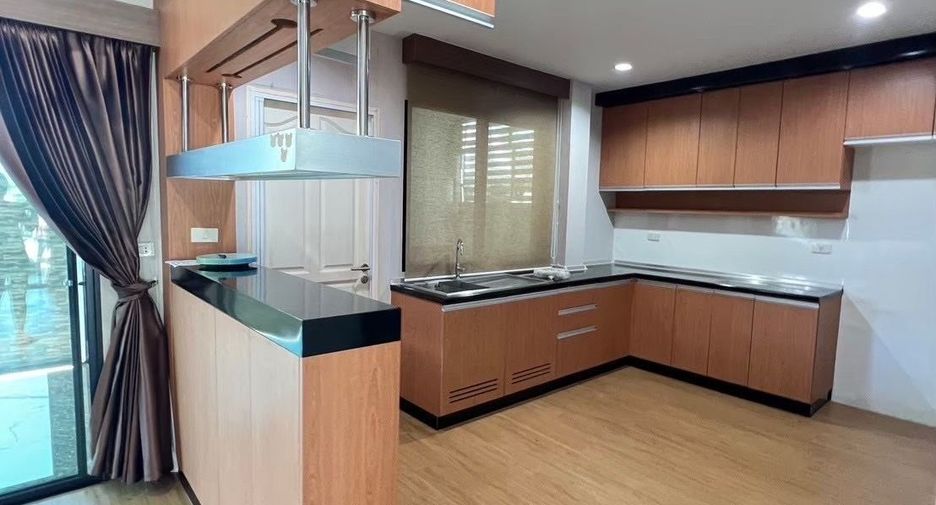 For sale 3 bedrooms house in Cha Am, Phetchaburi