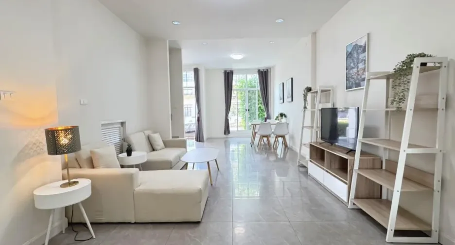 For rent 2 bedrooms townhouse in Hang Dong, Chiang Mai