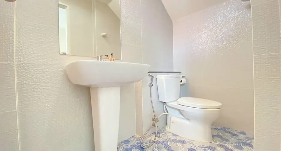 For rent 2 bedrooms townhouse in Hang Dong, Chiang Mai