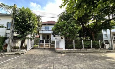 Casa en venta de 4 habitaciones en Bang Khen, Bangkok