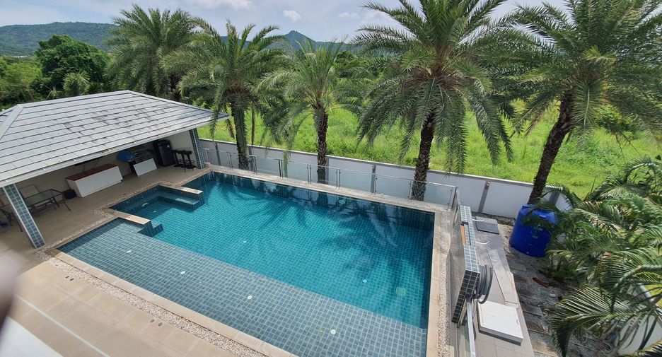 For sale and for rent 4 bedrooms villa in Hua Hin, Prachuap Khiri Khan