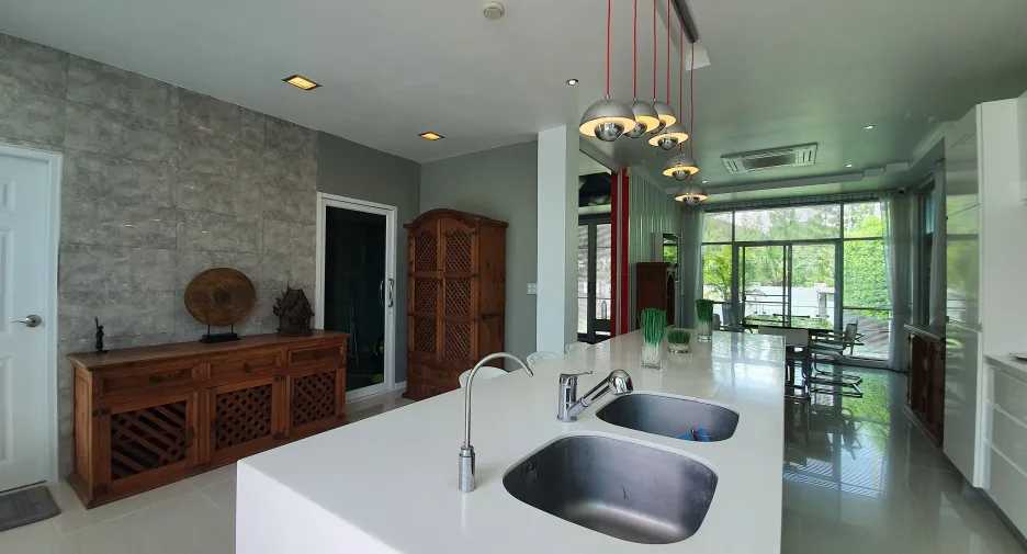 For sale and for rent 4 bedrooms villa in Hua Hin, Prachuap Khiri Khan