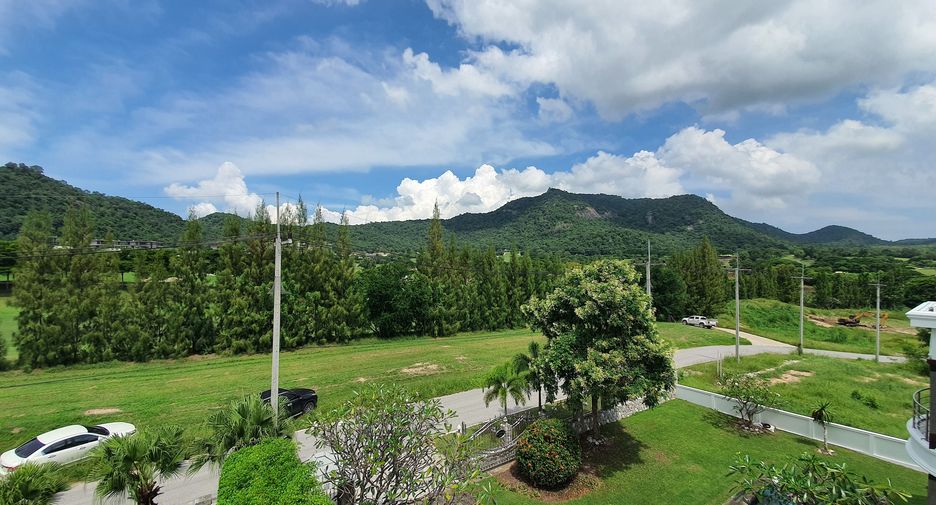 For sale and for rent 4 bedrooms villa in Hua Hin, Prachuap Khiri Khan