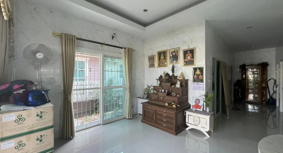 Haus zur Miete mit 3 Zimmer in Bang Lamung, Chonburi