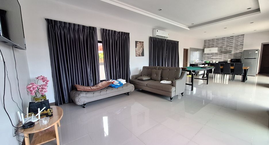 For rent 4 bedrooms villa in Hua Hin, Prachuap Khiri Khan