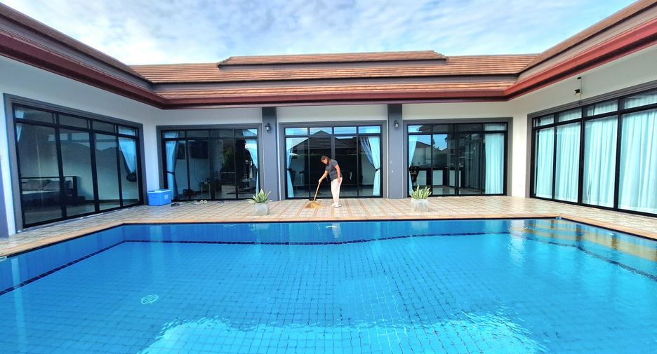 For rent 4 bedrooms villa in Hua Hin, Prachuap Khiri Khan