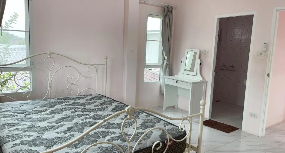 For rent 4 bedrooms house in San Sai, Chiang Mai
