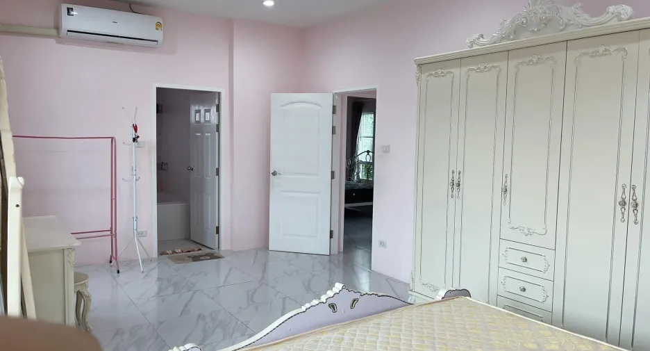 For rent 4 bedrooms house in San Sai, Chiang Mai