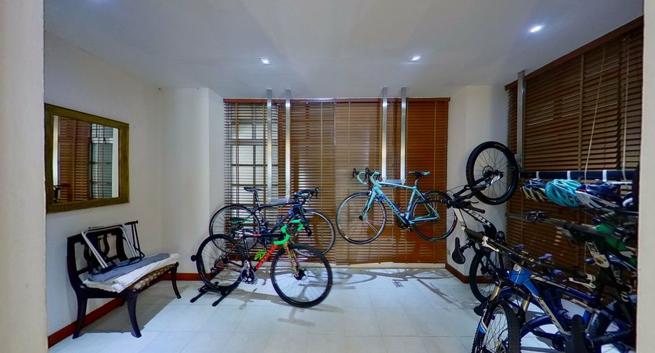 For sale 4 bedrooms villa in Mueang Chiang Mai, Chiang Mai