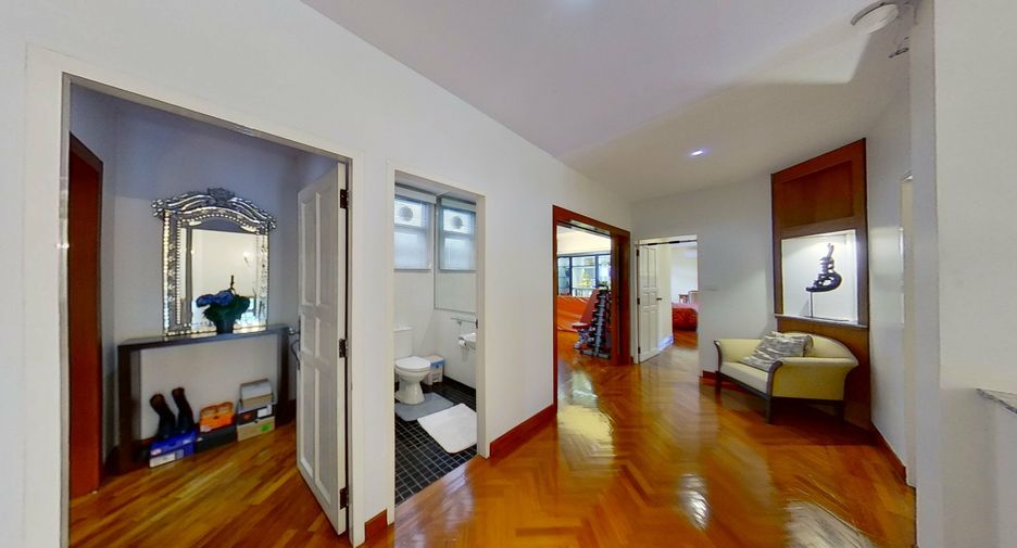 For sale 4 bedrooms villa in Mueang Chiang Mai, Chiang Mai