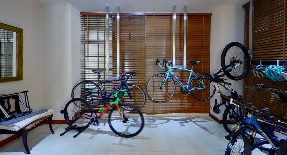 For sale 4 bedrooms villa in Mueang Chiang Mai, Chiang Mai
